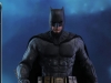 hot-toys-justice-league-batman-collectible-figure_pr2
