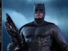 hot-toys-justice-league-batman-collectible-figure_pr4