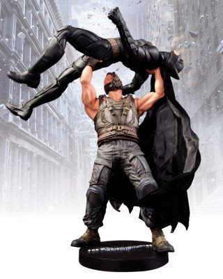 Statuetka Bane vs Batman