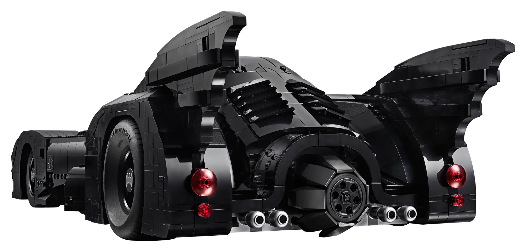 LEGO Batmobil z filmu “Batman” BatCave