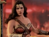 hot-toys-jl-wonder-woman-001