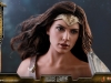 hot-toys-jl-wonder-woman-deluxe-002