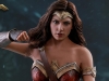 hot-toys-jl-wonder-woman-deluxe-018