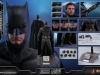 hot-toys-justice-league-batman-collectible-figure_pr7