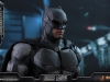 hot-toys-justice-league-tactical-suit-batman-023